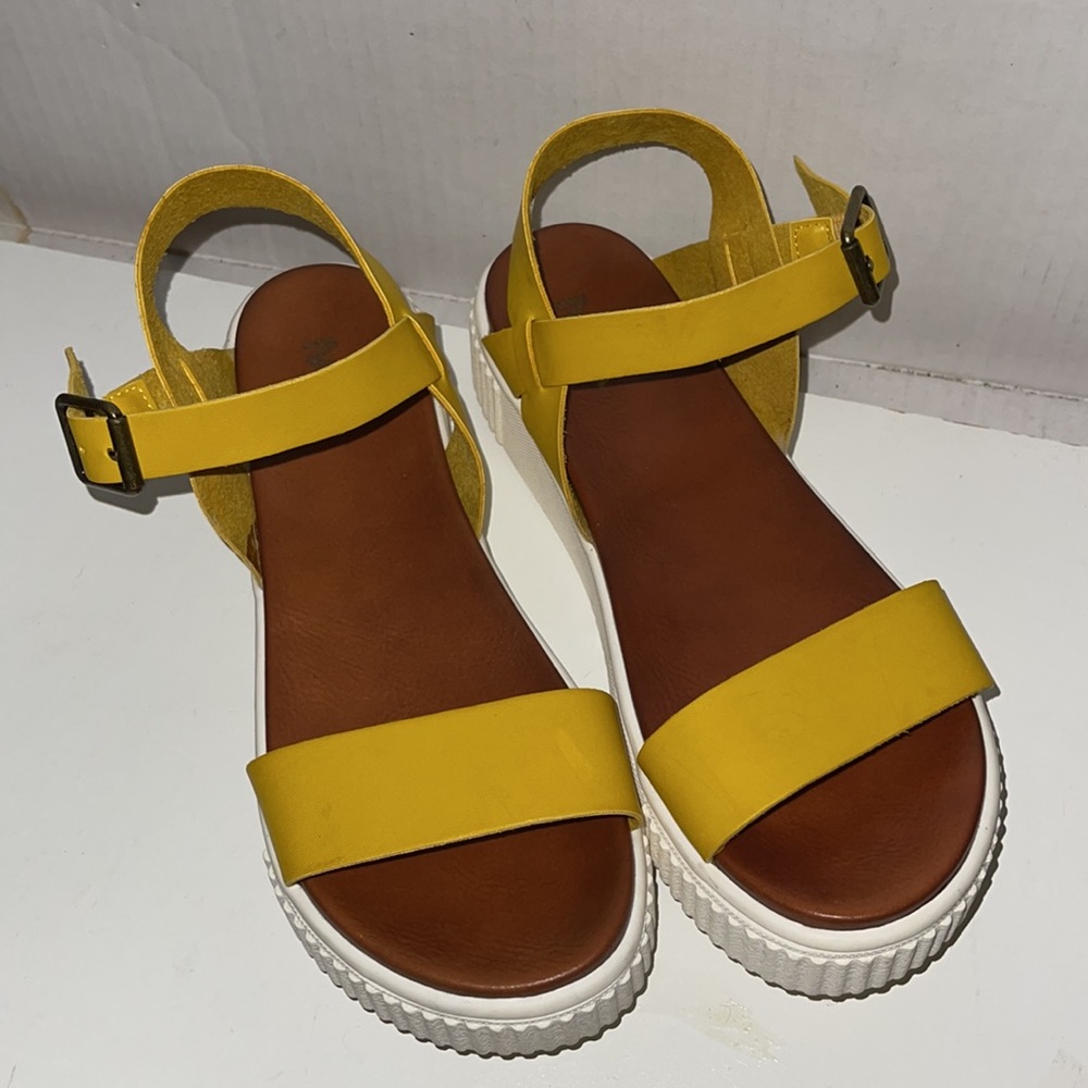 MIA SANDALS - Picture 2 of 5